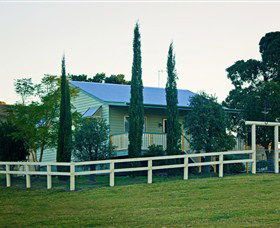 Milford Country Cottages - Accommodation Gold Coast 0