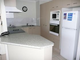 Pelican Cove Apartments - Gold Coast 4U 3