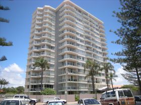 Pacific Regis Holiday Apartments - Accommodation Gold Coast 0