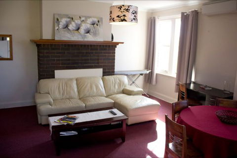 Courthouse Hotel Boorowa - Accommodation Gold Coast 3