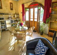 Outback Cellar and Country Cottage - Accommodation Gold Coast