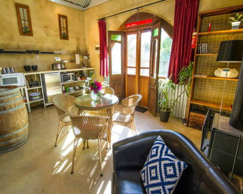 Outback Cellar And Country Cottage - Accommodation Gold Coast 1