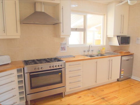 Christies Cottage For Holidays And Relocations. - Accommodation Gold Coast 4