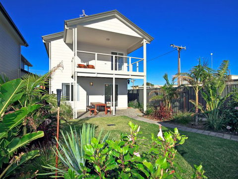 Century 21 SouthCoast: Moana Blue - Accommodation Gold Coast 9