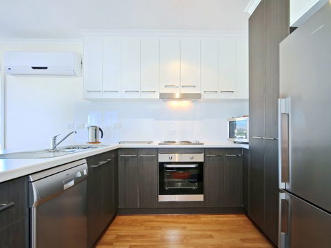 Century 21 SouthCoast: Moana Blue - Accommodation Gold Coast 11