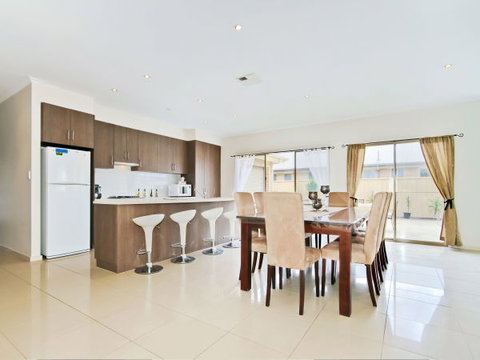 Century 21 SouthCoast: Moana Blue - Accommodation Gold Coast 28