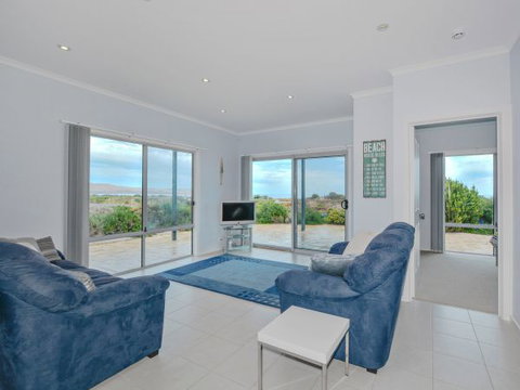 Century 21 SouthCoast: Moana Blue - Accommodation Gold Coast 45