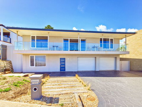 Century 21 SouthCoast: Moana Blue - Accommodation Gold Coast 48