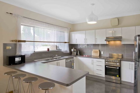 Century 21 SouthCoast: Moana Blue - Accommodation Gold Coast 77