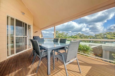 Moy At Nelson Bay - Accommodation Gold Coast 0