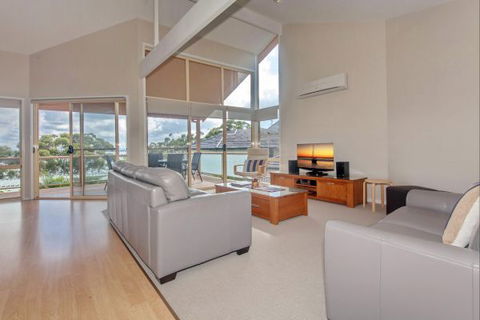 Moy At Nelson Bay - Accommodation Gold Coast 1