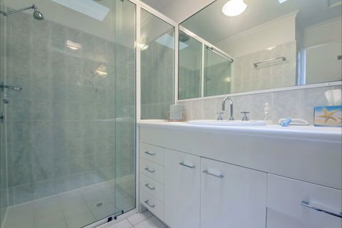 Moy At Nelson Bay - Accommodation Gold Coast 4