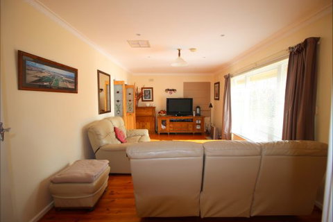 Christies Cottage For Holidays And Relocations. - Accommodation Gold Coast 16