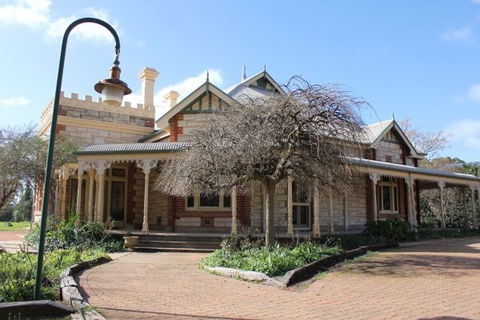 Cockburn House - Accommodation Gold Coast 1