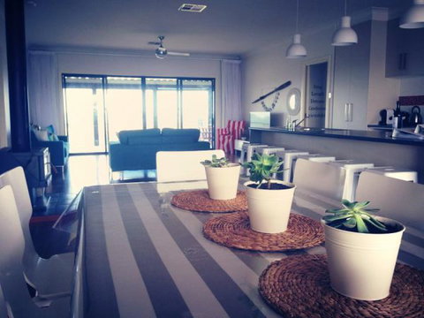 Vintage Oar Holiday House - Accommodation Gold Coast 1