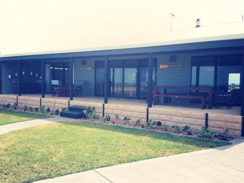 Vintage Oar Holiday House - Accommodation Gold Coast 3