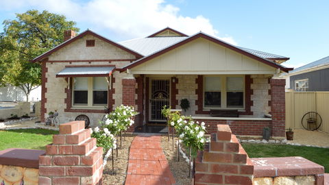 Two Cow Cottage Bed And Breakfast - Accommodation Gold Coast 0