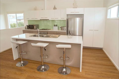 Ocean Sounds - Accommodation Gold Coast 1