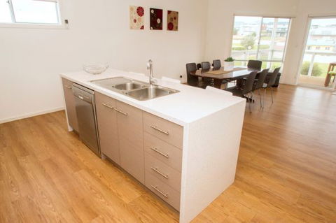 Ocean Sounds - Accommodation Gold Coast 2