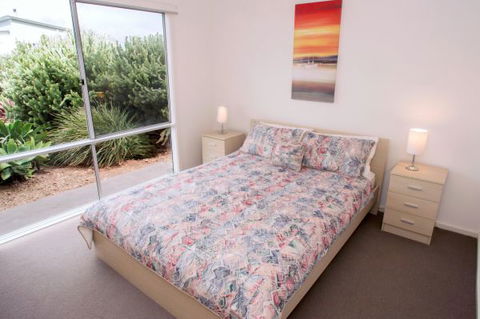 Ocean Sounds - Accommodation Gold Coast 6