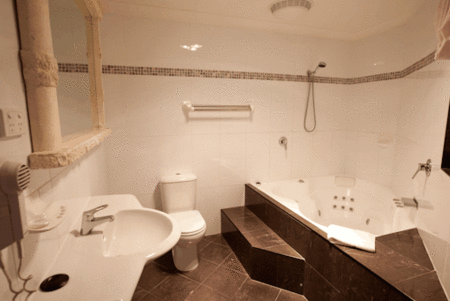 Jesmond Executive Villas - Accommodation Gold Coast 2
