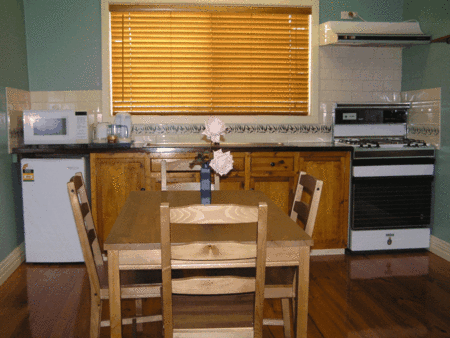 Charles Rasp Motor Inn And Cottages - Accommodation Gold Coast 4