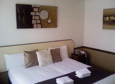 Bent Street Motor Inn - Accommodation Gold Coast 2