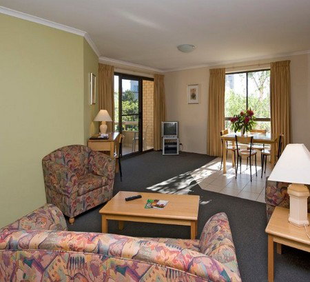 Kingston Court Serviced Apartments - Accommodation Gold Coast 0
