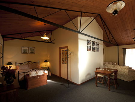 The Old Oak Bed & Breakfast - Accommodation Gold Coast 2