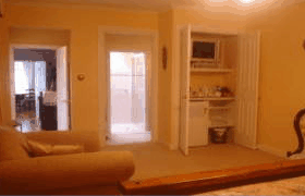 Walton House - Accommodation Gold Coast 3
