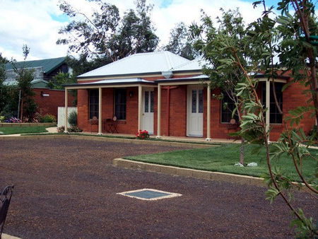 Ross Motel - Accommodation Gold Coast 2