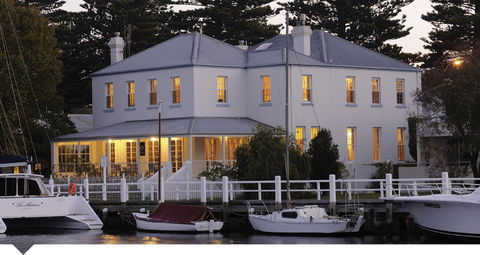 Oscars Waterfront Boutique Hotel - Accommodation Gold Coast 0