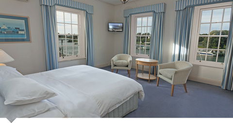 Oscars Waterfront Boutique Hotel - Accommodation Gold Coast 1