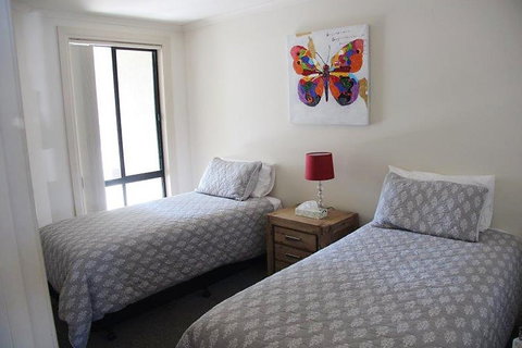 Cliff House Beachfront Villas - Accommodation Gold Coast 3