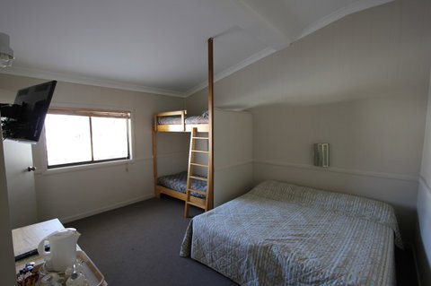 Corroboree Lodge - Accommodation Gold Coast 2