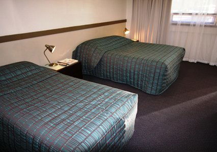 Highlander Hotel Bar Kitchen Rooftop - Accommodation Gold Coast 3