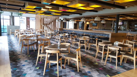Highlander Hotel Bar Kitchen Rooftop - Accommodation Gold Coast 6