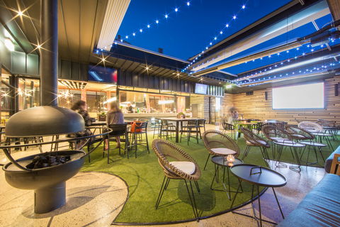 Highlander Hotel Bar Kitchen Rooftop - Accommodation Gold Coast 7