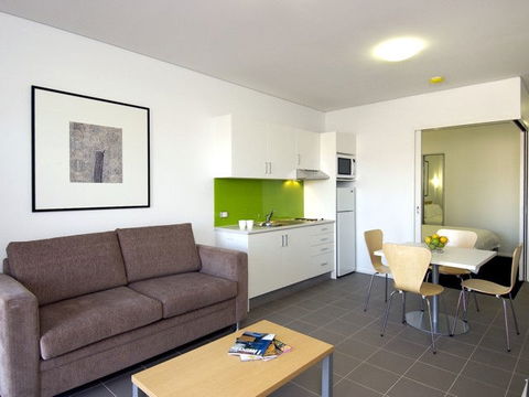 Majestic Oasis Apartments - Accommodation Gold Coast 1