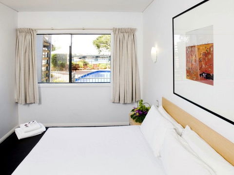 Majestic Oasis Apartments - Accommodation Gold Coast 2