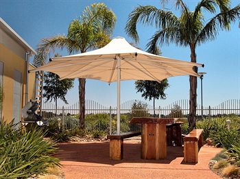 Majestic Oasis Apartments - Accommodation Gold Coast 3