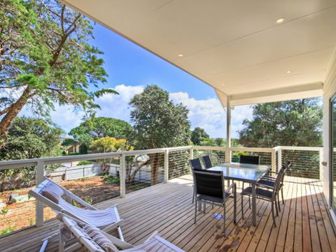 Century 21 Southcoast: White Cedars - Accommodation Gold Coast 1
