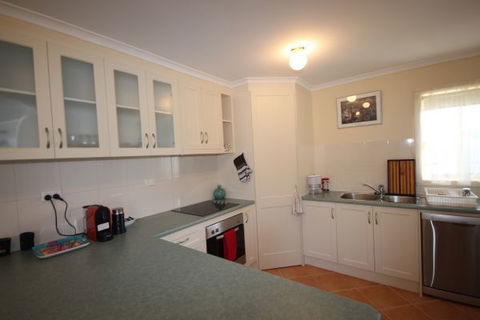LJ Hooker Goolwa Holiday Rentals - 12 Willmett Road, Goolwa Beach - Accommodation Gold Coast 1