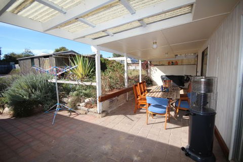LJ Hooker Goolwa Holiday Rentals - 12 Willmett Road, Goolwa Beach - Accommodation Gold Coast 3