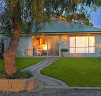 17 QED Lakehouse - Accommodation Gold Coast