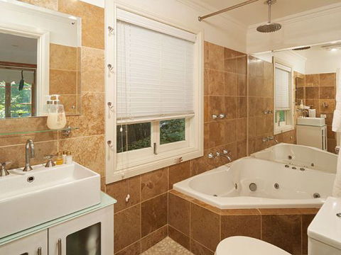 Aldgate Creek Cottage Bed And Breakfast - Accommodation Gold Coast 3