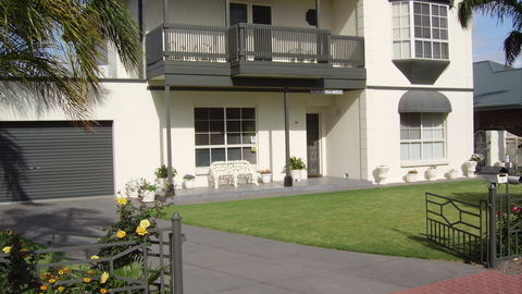 Glenelg Sea-Breeze B&B - Accommodation Gold Coast 0