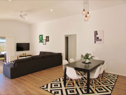 All Decked Out: Lake Conjola - Accommodation Gold Coast 4