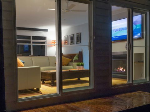 Alice's Palace Ocean Grove - Accommodation Gold Coast 2