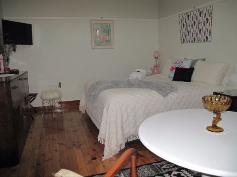 B&B Wodonga - Art Deco Accommodation - Accommodation Gold Coast 2